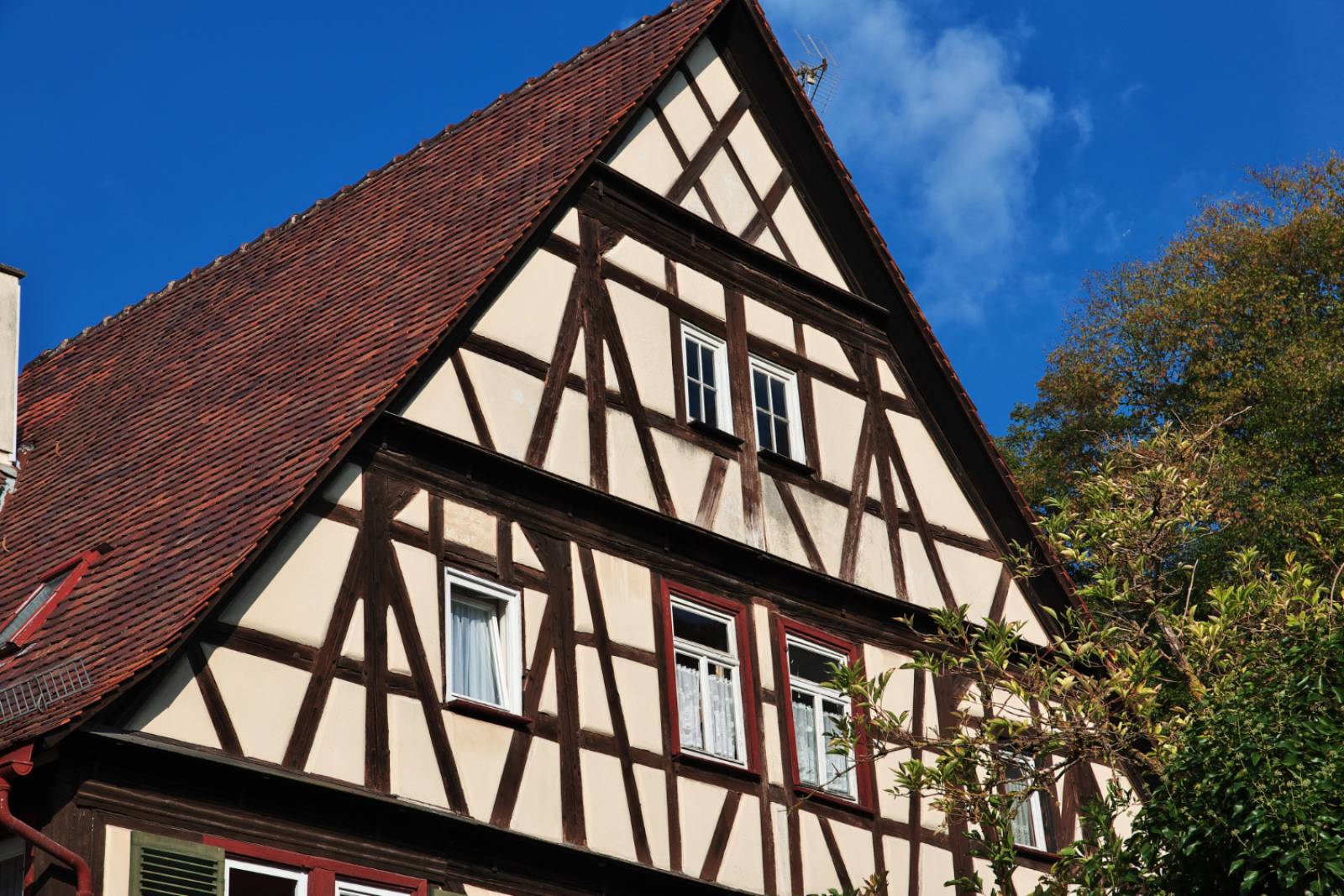 Faire installer un adoucisseur d'eau connecté dans une maison ancienne à Compiègne